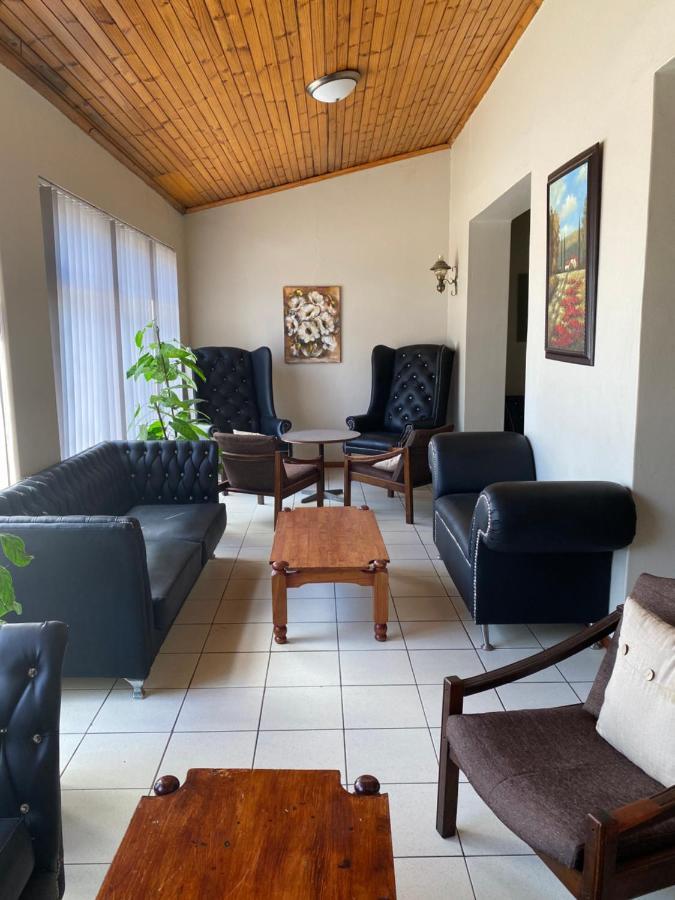 Savoy Hotel Fort Beaufort Exterior foto