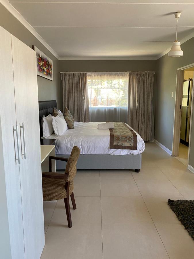 Savoy Hotel Fort Beaufort Exterior foto