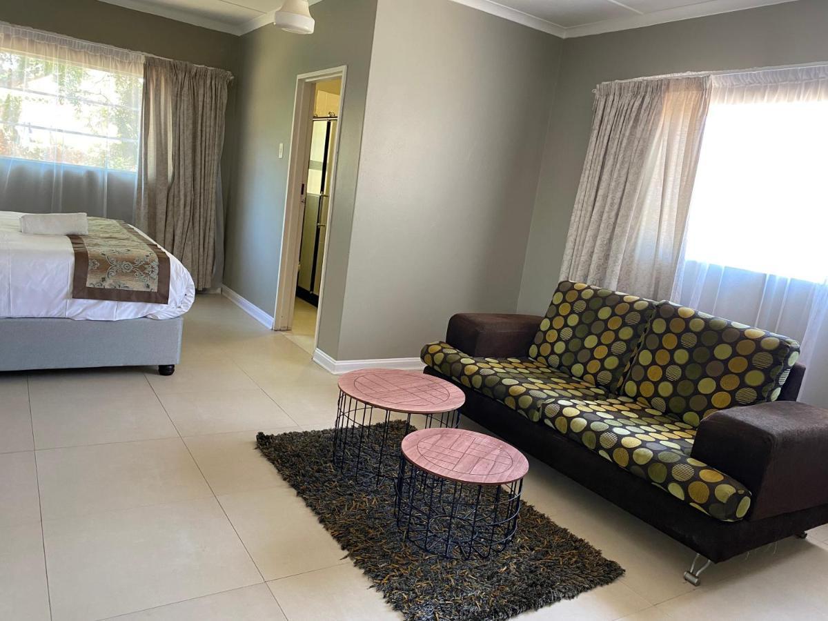 Savoy Hotel Fort Beaufort Exterior foto
