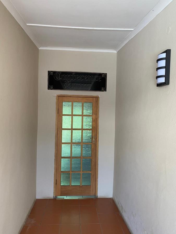 Savoy Hotel Fort Beaufort Exterior foto