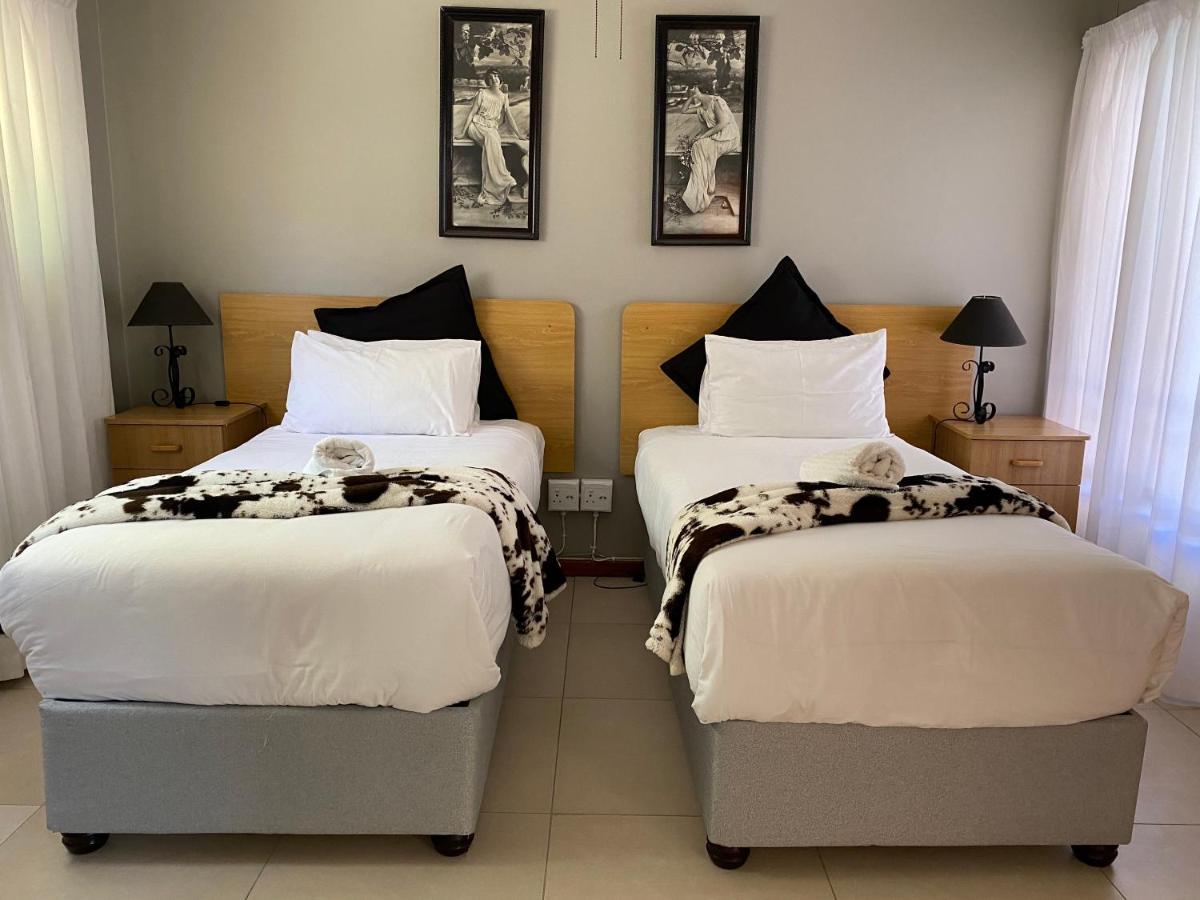Savoy Hotel Fort Beaufort Exterior foto