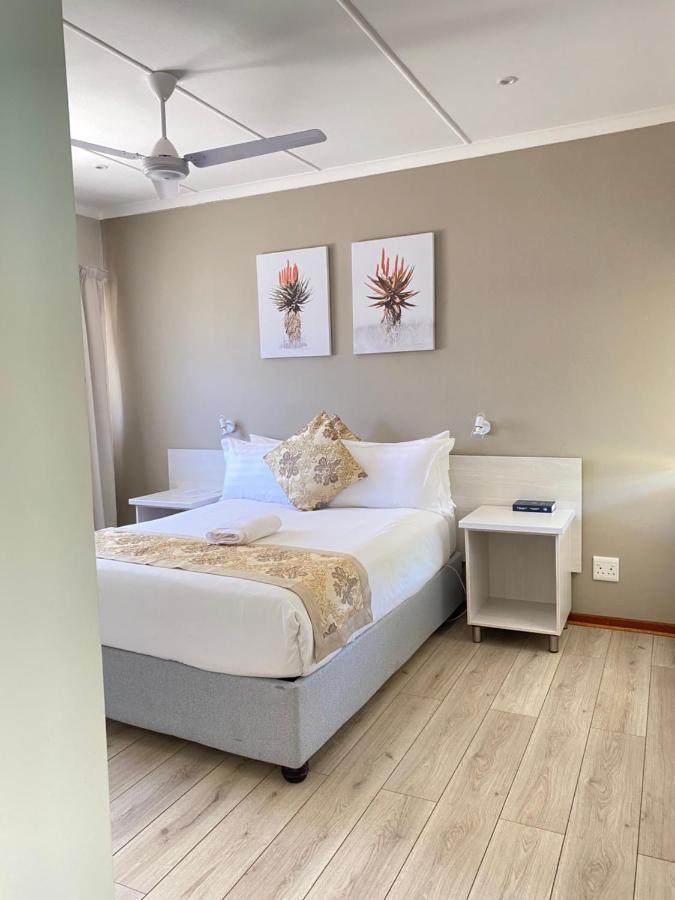 Savoy Hotel Fort Beaufort Exterior foto
